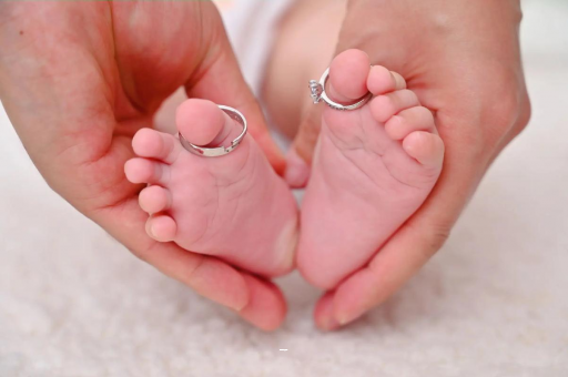 聊城宝宝脸上长黑点